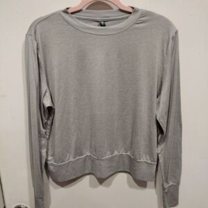 Vuori Women's Gray Daydream Crew Neck Long Sleeve Performance Top Sz L-Workout